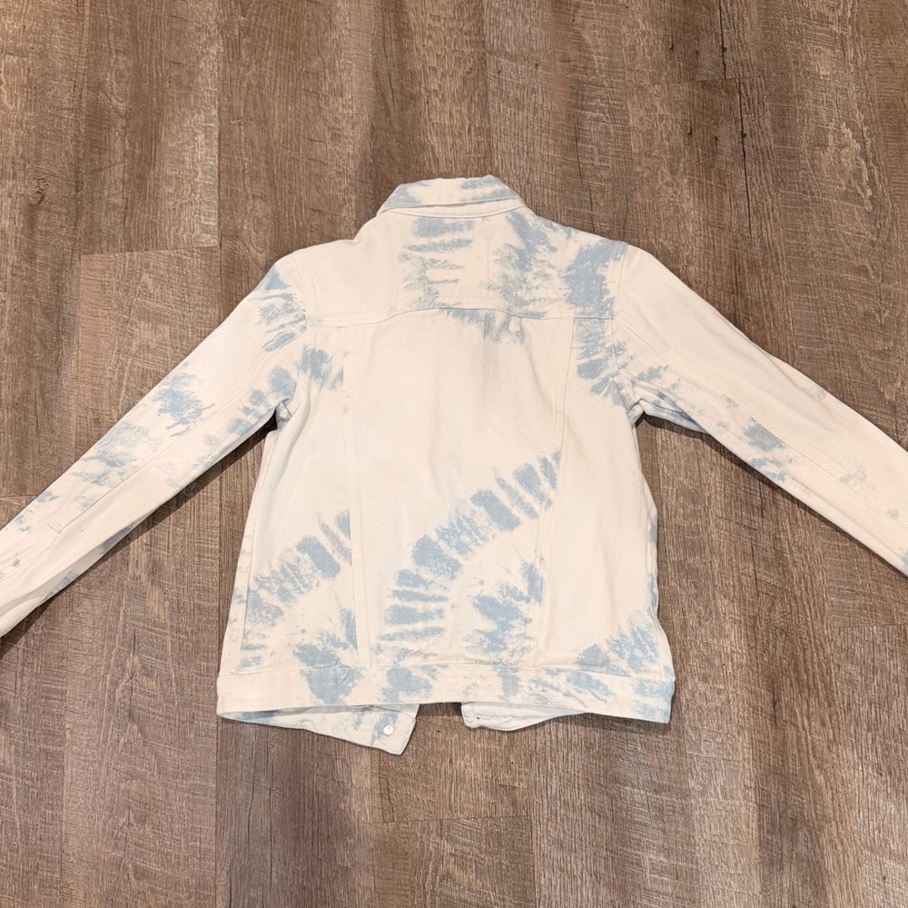 Altar'd State White & Light Blue Tie-Dye Denim Jacket - Picture 5 of 5